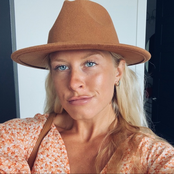 Meet your Posher, Samantha - Picture 1 of 1